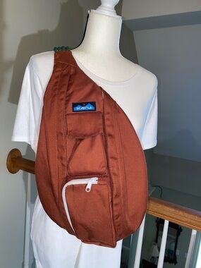 Kavu Orange Sienna Rope Sling Backpack Medium Size Bag White Zipper Pockets